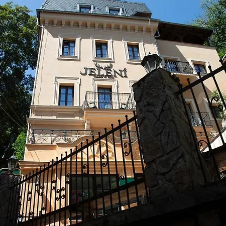 Jeleni *
