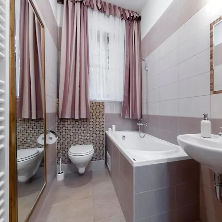 Jeleni Aparthotel *